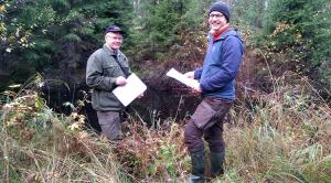 Kyyveden vesiensuojeluhankkeiden maastosuunnittelijat Pasi Pakarinen ja Henri Hiltunen.